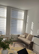 Divano vintage di design - comodo e minimalista, beige chiaro
