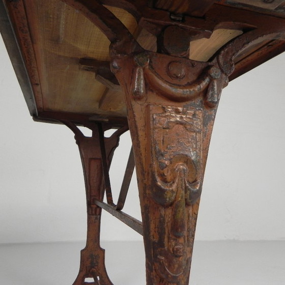 Image 1 of Table de bistrot Art Déco avec plateau en chêne sur piétement en fonte