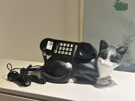 Image 1 of Téléphone vintage Telemania en forme de chat « smoking »