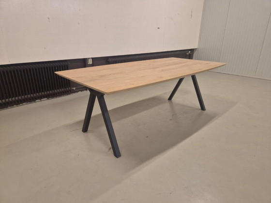 Image 1 of 50% SHOWROOM OUTLET - Montel Madison - Dining room table -