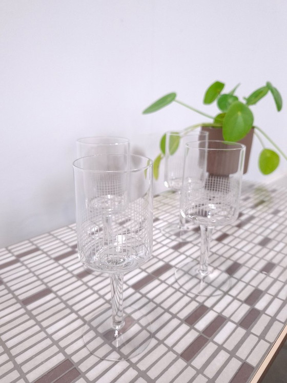 Image 1 of Set di bicchieri da vino con linee incise