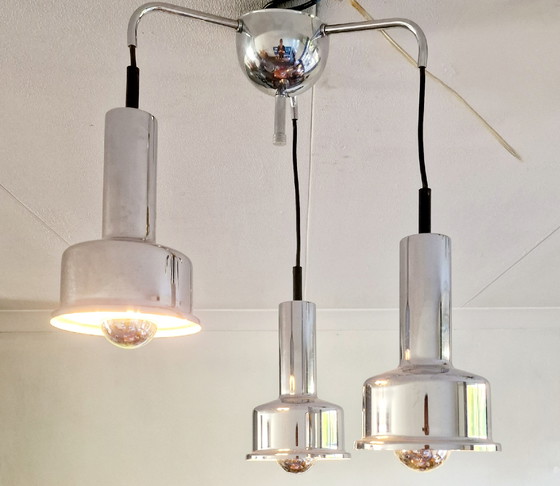 Image 1 of vintage hanglamp met 3 chroom kappen Deens design