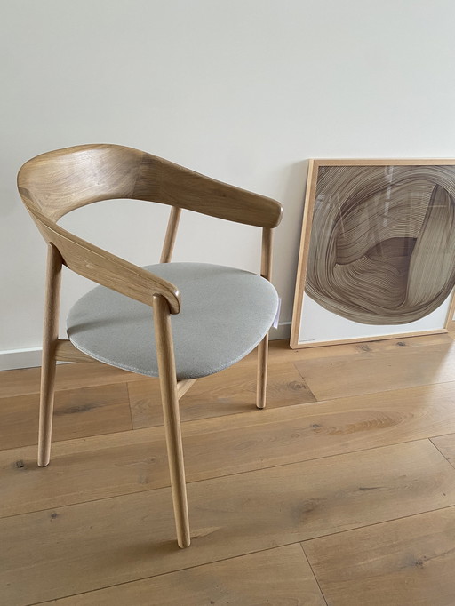 Insan Janu dining chair Table du Sud