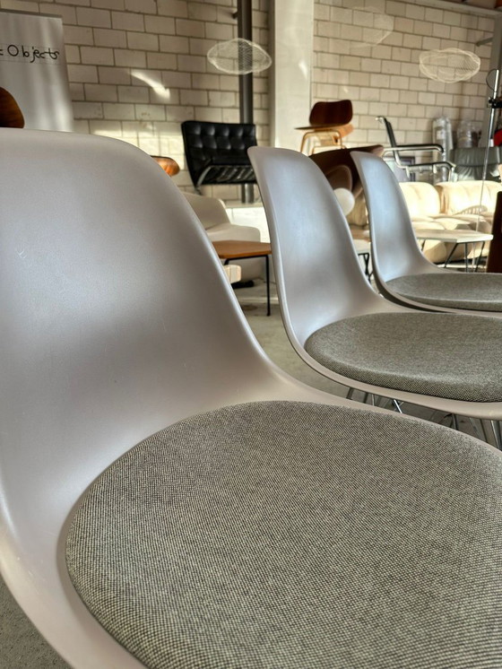 Image 1 of 6x Vitra DSR chair