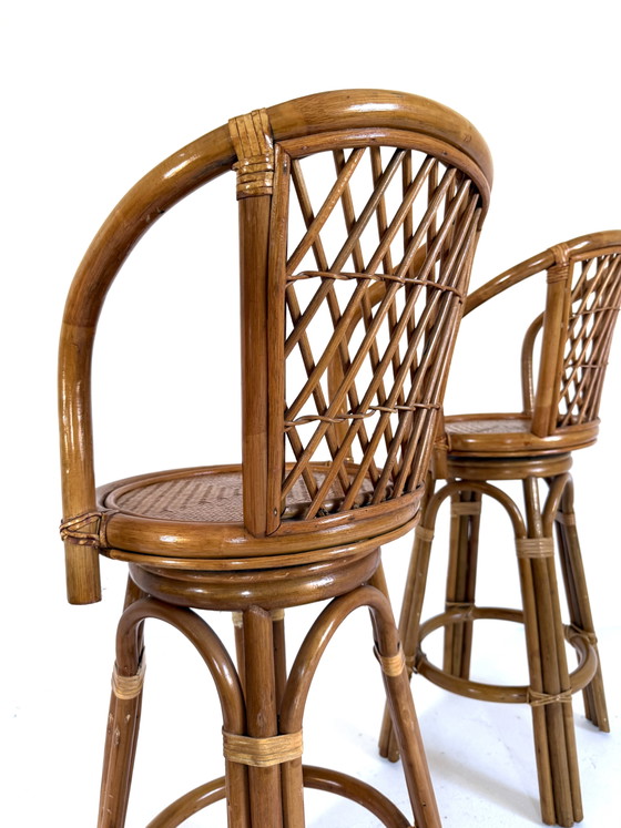 Image 1 of Lot de 3 tabourets de bar vintage en rotin et sangle, années 70