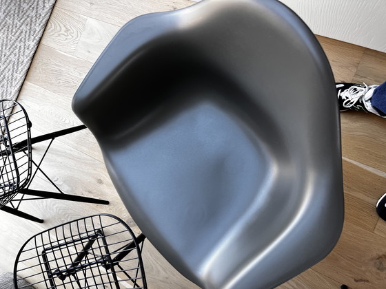 Image 1 of Sillas de comedor Vitra de 6 piezas: combinación de DKR, DAW y DKW