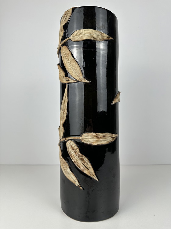 Image 1 of Vase vintage en céramique orné de bambous en relief