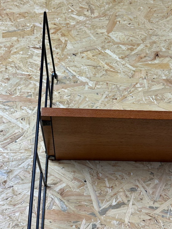 Image 1 of Anni '60-'70 scaffale in teak Scaffale a muro WHB Germania Scaffale a corda Design danese