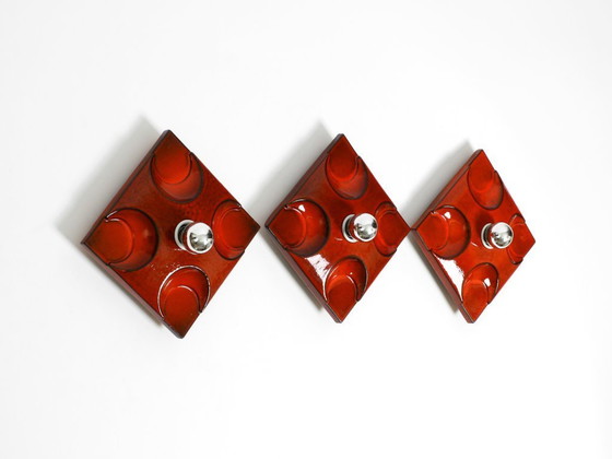 Image 1 of Drei schöne original 1970er Space Age rote Keramik-Wandlampen