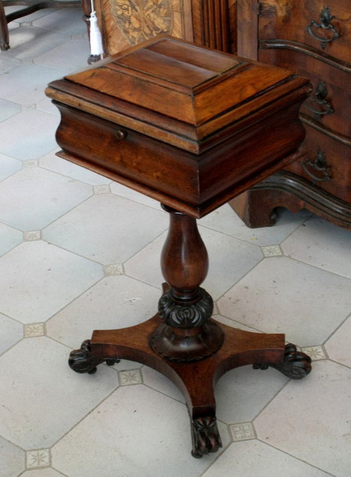Historische theedoos, antieke Engelse theedoos uit de tijd van George II en Willem IV, 19e-eeuwse kabinetskast