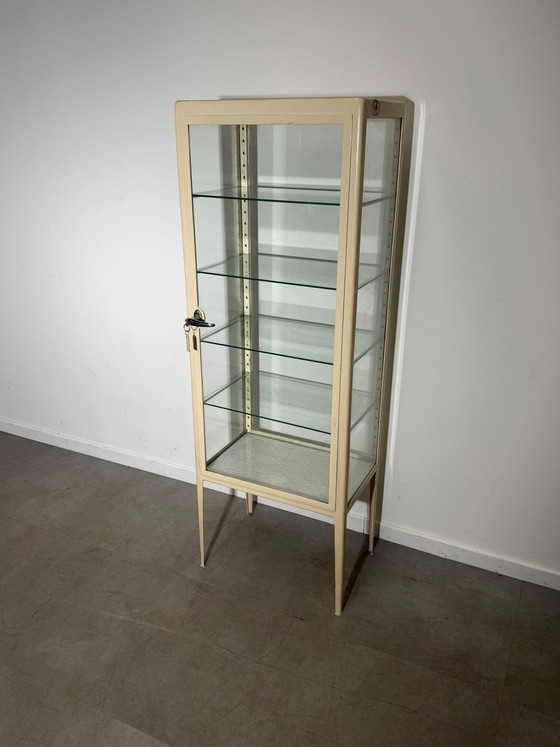 Armadietto medico vintage degli anni '50 – Vetrine, Glass (photo 9 of 9)