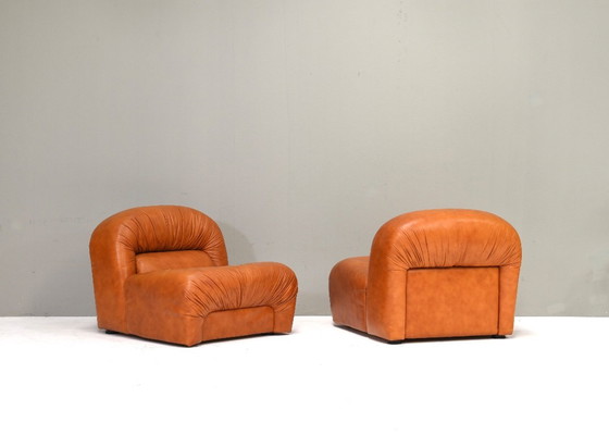 Zwei Lounge-Sessel von Rossi di Albizzate aus cognacfarbenem Leder, Italien – 1970er Jahre – Leather (photo 4 of 15)