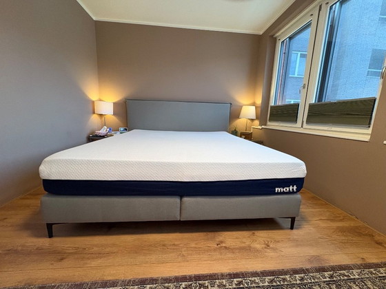 Image 1 of Matt Sleeps Originele Boxspring | 180×210cm | Grijs | Kussen hoofdbord