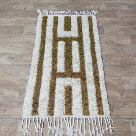 Image 1 of Minimalist Moroccan Berber Runner – Minimalistische Marokkaanse Berber Loper | 155 × 94 cm