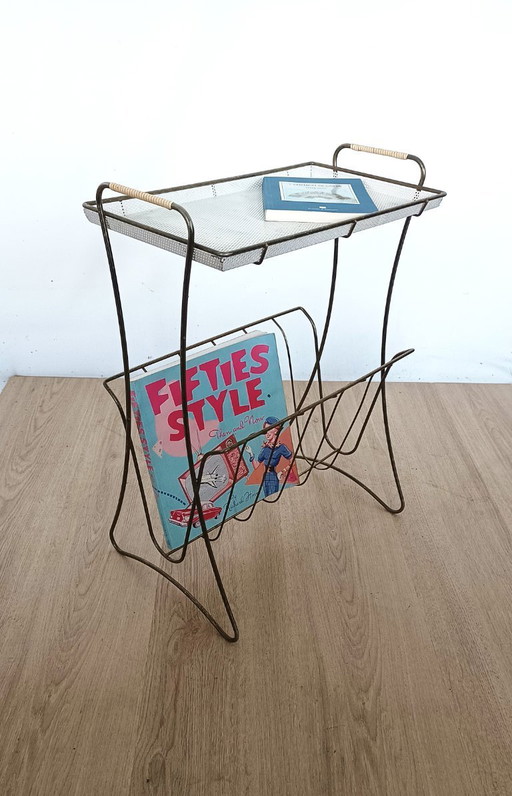 Pilastro Side table with reading tray