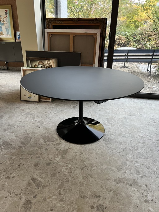Knoll Saarinen Esstisch Fenix schwarz 137cm
