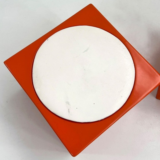 Image 1 of Sgabello cubo arancione e bianco Il Kubile di MIM Roma, anni '70
