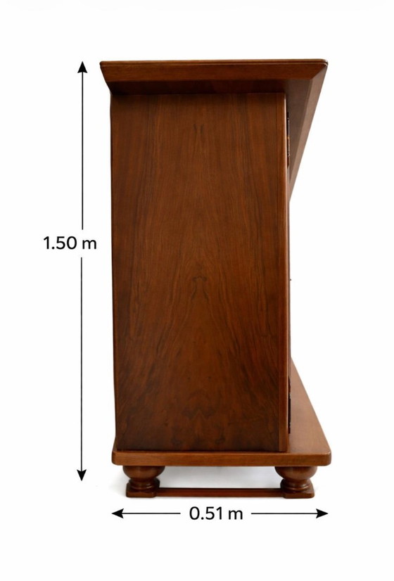 Image 1 of Klassieke massief walnotenhouten kast