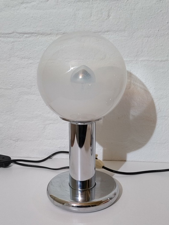 Image 1 of 2x Targetti Sankey Tischlampen – Milchglaskugel