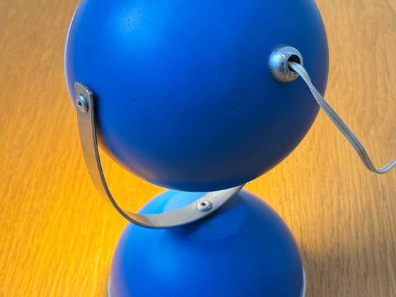 Image 1 of Lampada da tavolo a forma di occhio, dal design futuristico, anni '70.