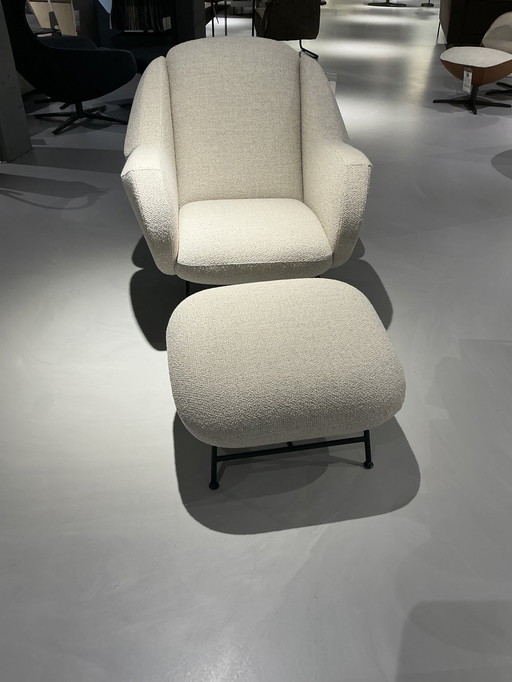 Leolux Anton Armchair + Footstool Showroom model