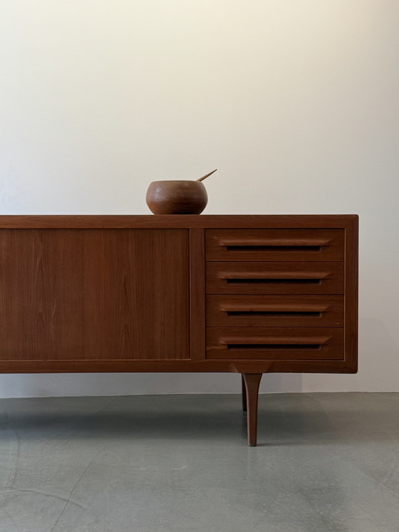 Image 1 of Ib-Kofod Larsen para aparador de teca Faarup Mobelfabrik, Dinamarca, años 60