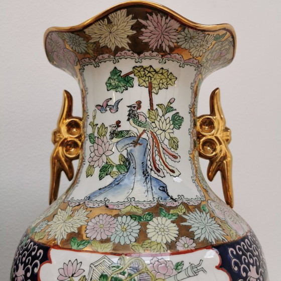 Image 1 of Set van 3 Vintage Oosterse vazen Balustervazen, Cantonporselein, porselein