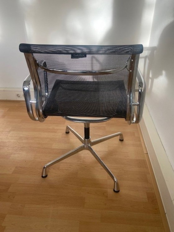 Image 1 of 1 Vitra EA 108 mesh black Eames chair