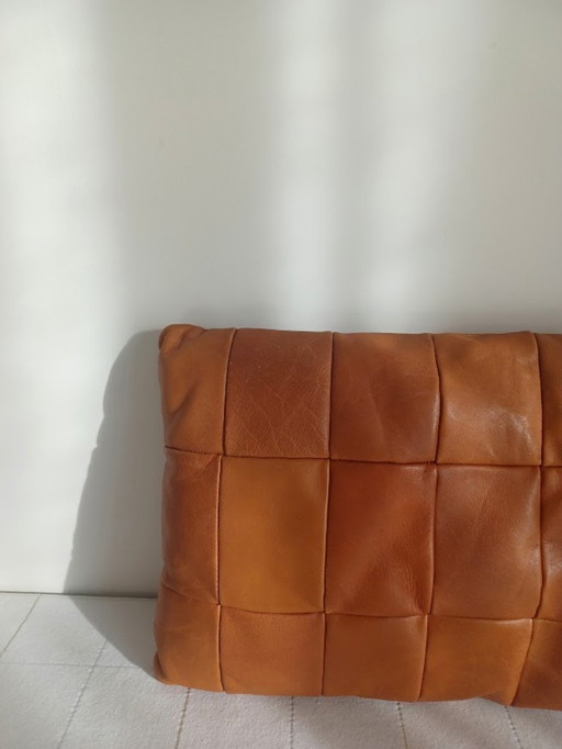 Vintage-Lederkissen aus den 70er/80er Jahren – warmer Cognac-Ton – Patchwork