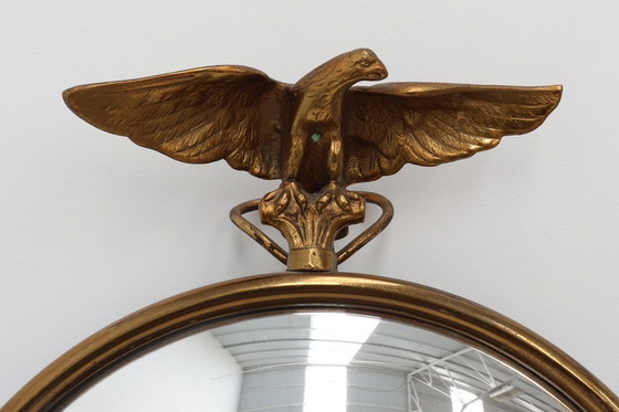 Image 1 of Petit miroir convexe décoratif doré de style Empire avec aigle, France