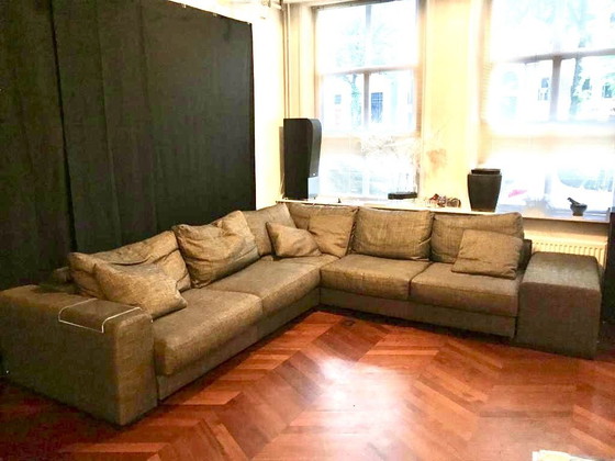 Image 1 of Canapé d'angle modulable Natuzzi 5 éléments et repose-pieds avec plateau en verre