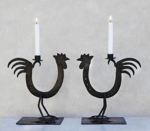 Paar Midcentury Folk Art Ijzeren Haan / Haan kandelaars