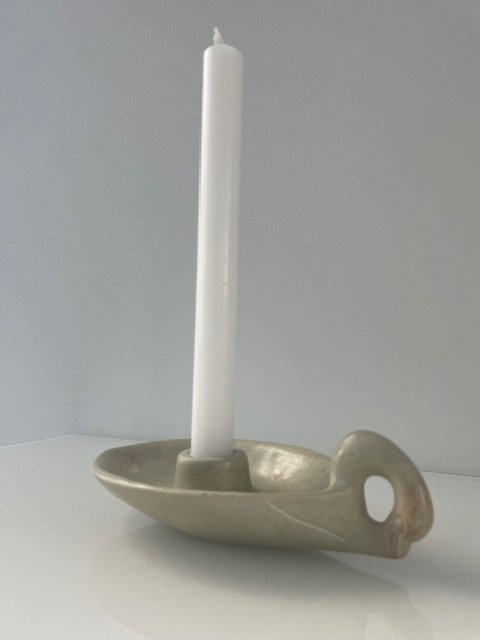 Image 1 of Candelabro escultórico de cisne estilizado de esteatita