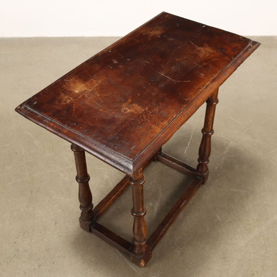 Image 1 of Table basse en noyer
