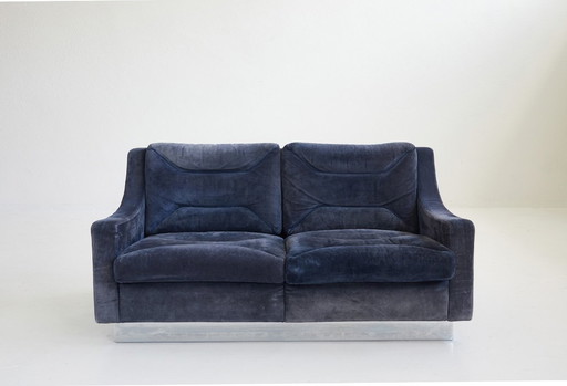  Zweisitzersofa im Stil von Jacques Charpentier, Frankreich 1970.