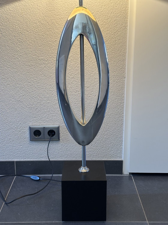 Image 1 of Lampada da tavolo grande Manhattan scolpita