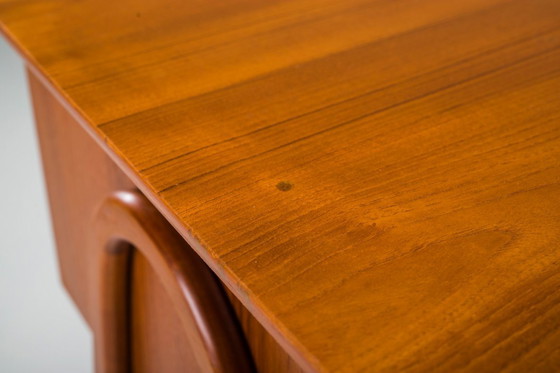 Image 1 of Mid Century Dänischer Teakholz-Schreibtisch von Svend Åge Madsen für Sigurd Hansen, 1950er Jahre