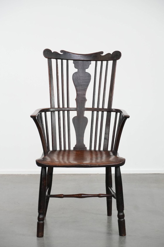 Image 1 of Antiker englischer Windsor-Stuhl aus dem 18. Jahrhundert mit wunderschöner Patina