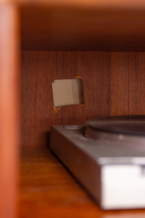 Cassettiera Hifi in teak Mid-Century di Dyrlund, anni '80 – Mobili TV, Mid Century Modern (photo 9 of 17)