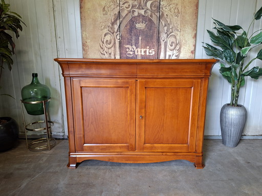 Klassische englische Kommode, Sideboard, Wandkonsole sehr leichte Gebrauchsspuren dim. 123x52cm und 90cm hoch.
