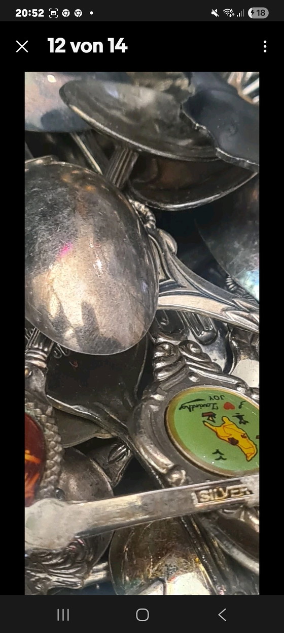 Image 1 of Collezione di oltre 900 cucchiai souvenir antichi con valigia