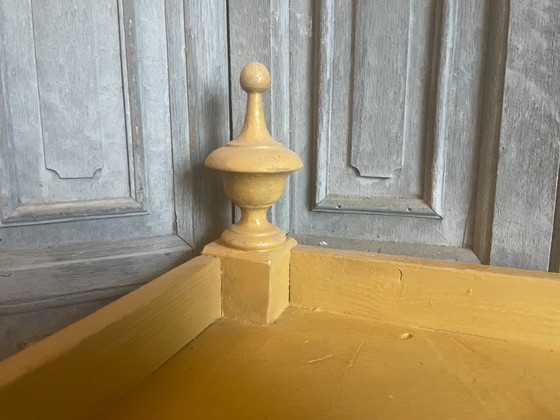 Image 1 of Eckschrank Küchenschrank aus dem 19. Jahrhundert mit gewölbten Türen