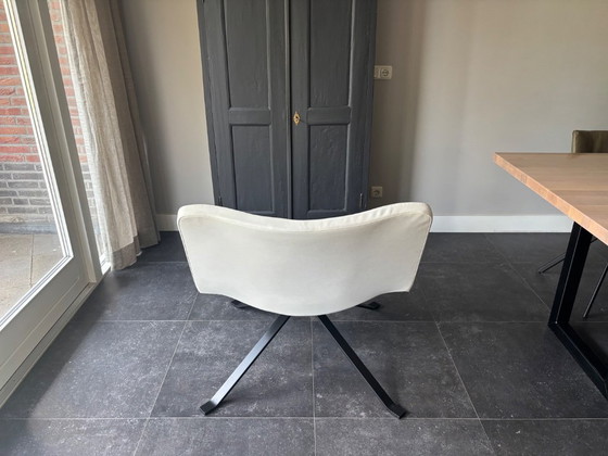 Label ecru swivel armchair – Leather (photo 4 of 5)