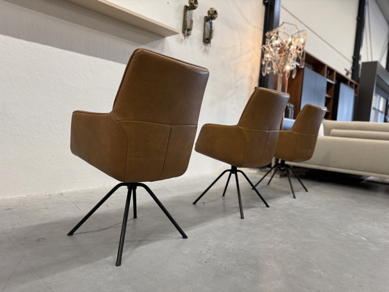 Image 1 of 6 L'avenir Rhode Turn chaises de salle à manger cuir brun