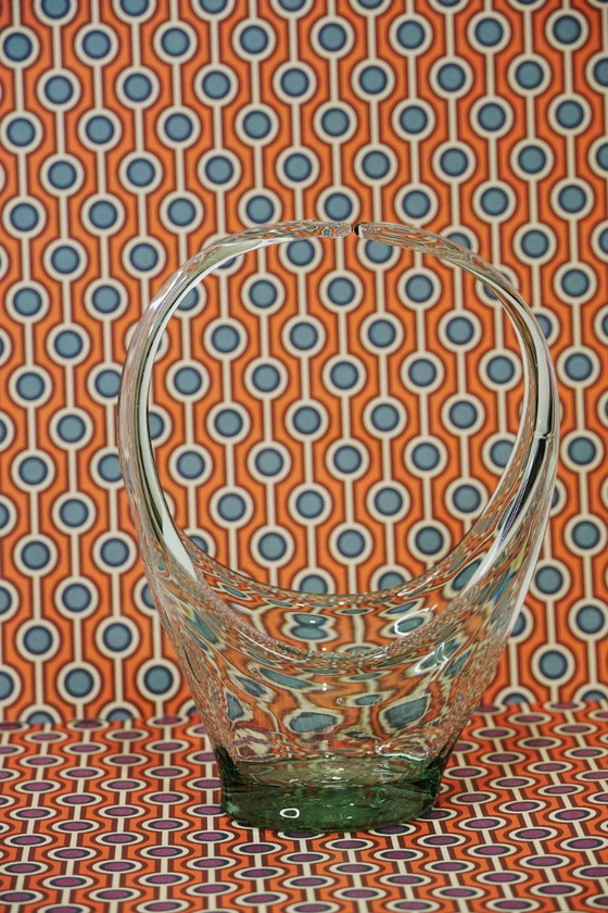 Image 1 of Vaso a cestello in vetro soffiato a mano vintage: elegante decorazione di metà secolo