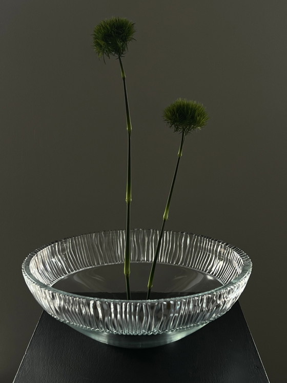 Grand bol en verre vintage avec bord en relief – Glass (photo 3 of 6)