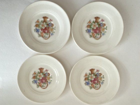 Image 1 of Cesta de porcelana Salem, fabricada en EE. UU. aproximadamente en 1950.