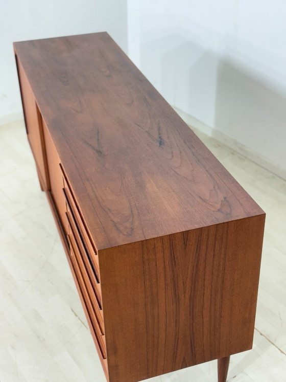 Image 1 of Deens teakhouten dressoir van HP Hansen – Woonkamerkast in mid-century stijl uit de jaren 60
