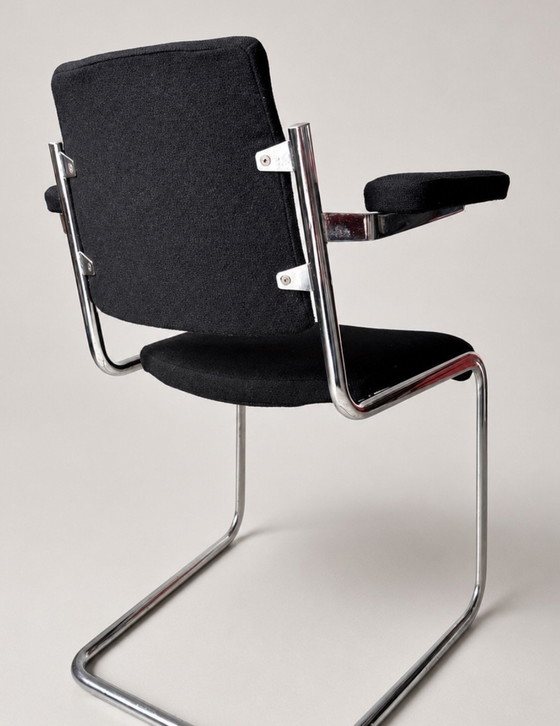 Image 1 of 8 vintage Tecta buisframe stoelen – Bauhaus / Jean Prouve