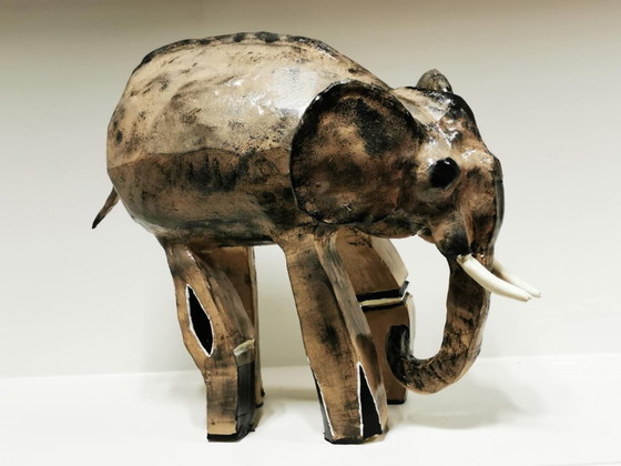 Image 1 of Elefante